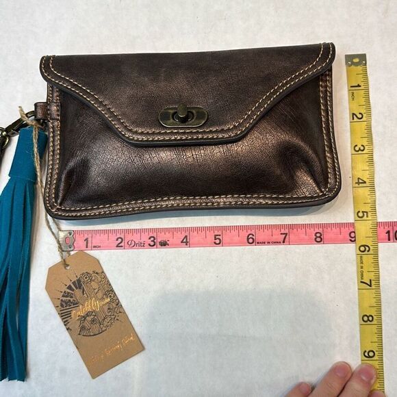 NWT Catchfly Clutch Wristlet Brushed Metallic Brown Leather Mini Bag Purse Walle - Picture 6 of 6